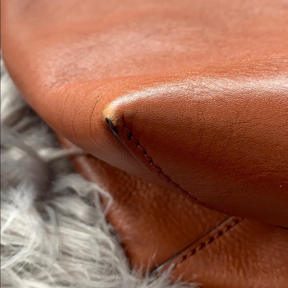 Vera Bradley Crossbody - Picture 6 of 9